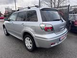 Mitsubishi Outlander 2.4 Intense 1-Hand+Automatik+Klima - Mitsubishi Outlander Gebrauchtwagen in Hamburg