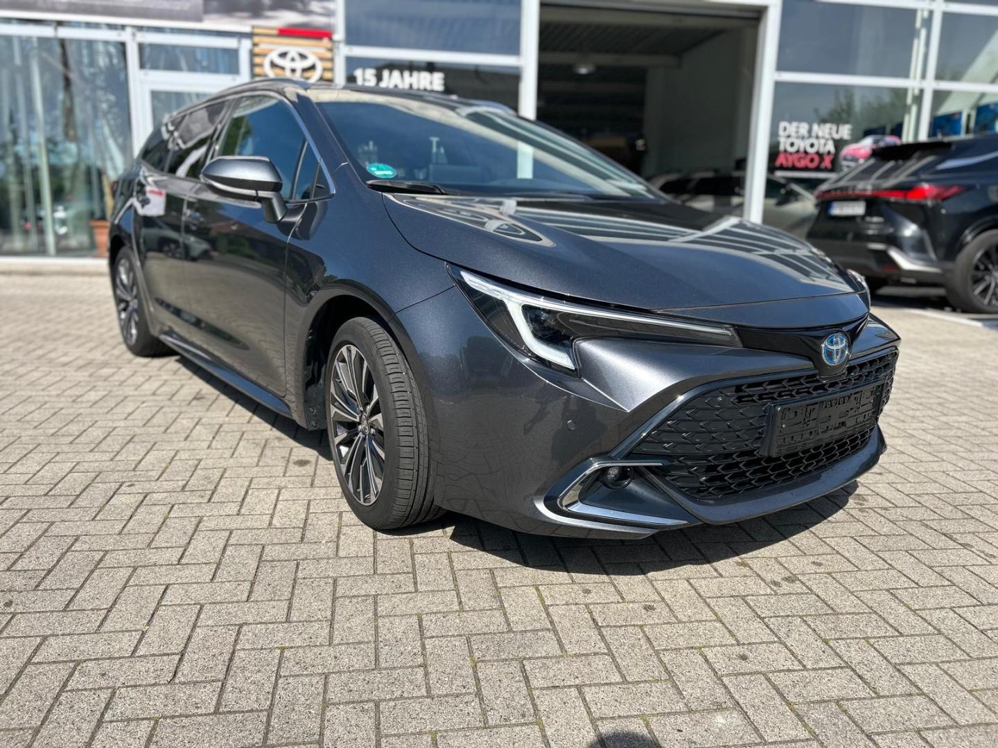 Toyota Corolla TS Hybrid Teamplayer ACC LED SHZ NAVI AC