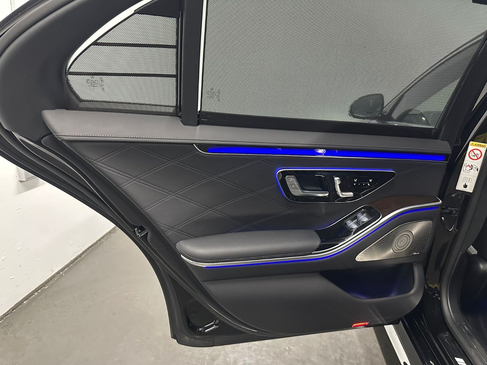 Fahrzeugabbildung Mercedes-Benz S 63 E Performance L *PANORAMA*FONDENTERTAINMENT