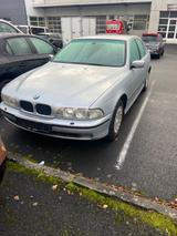 BMW 523i Viele Teile neu/ Zyl.Kopfdichtung defekt 