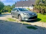 Toyota Avensis Combi 1,8-l-Valvematic Garantie - gebrauchte Toyota Avensis aus dem Jahr 2013