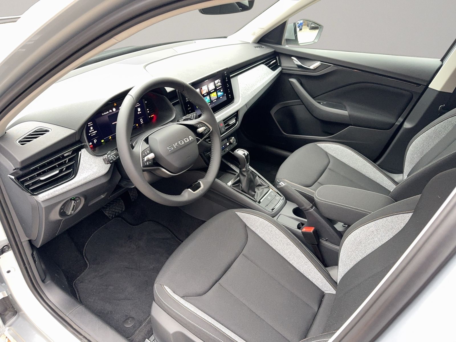 Kamiq 1.5 TSI Tour, AHK, Infotainment Paket, 17"
