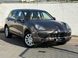 Porsche Cayenne Diesel, Deutsches Fahrzeug - Porsche Cayenne: Braun