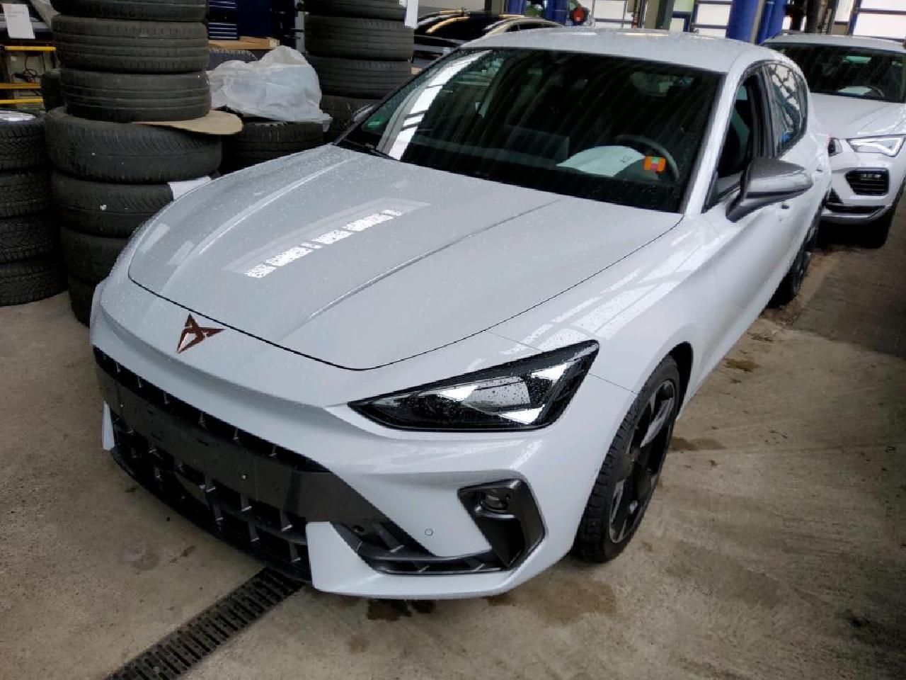 Cupra Leon 1.5 eTSI - Matrix, Navi, LED, ACC, Memory