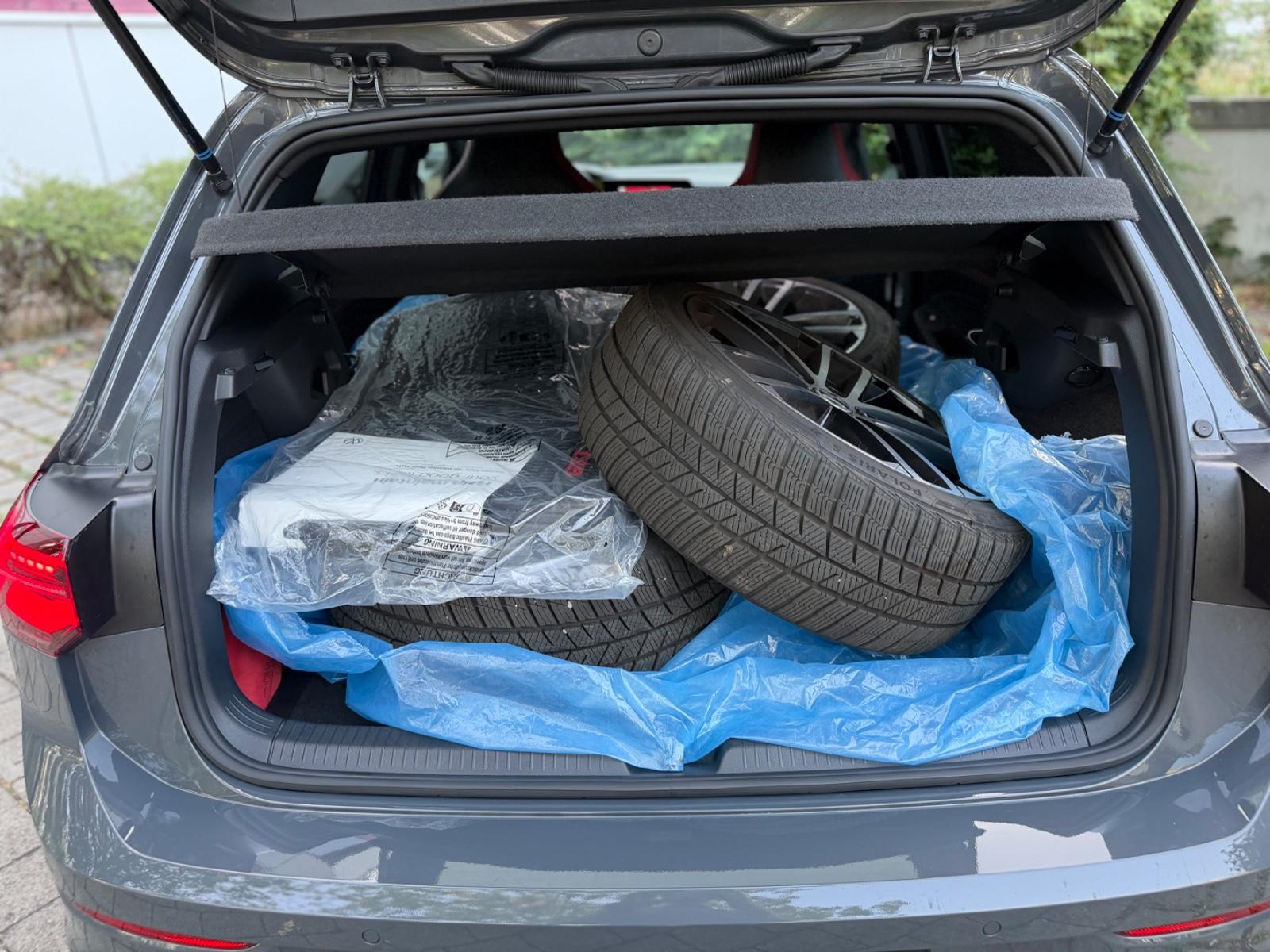 Volkswagen Golf VIII Lim. GTI Clubsport IQ Light 300PS, миниатюра 12