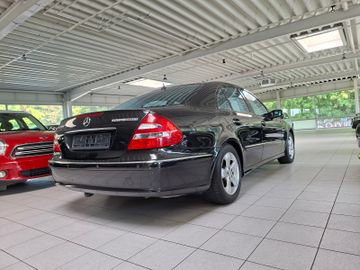 Mercedes E 200 - 9