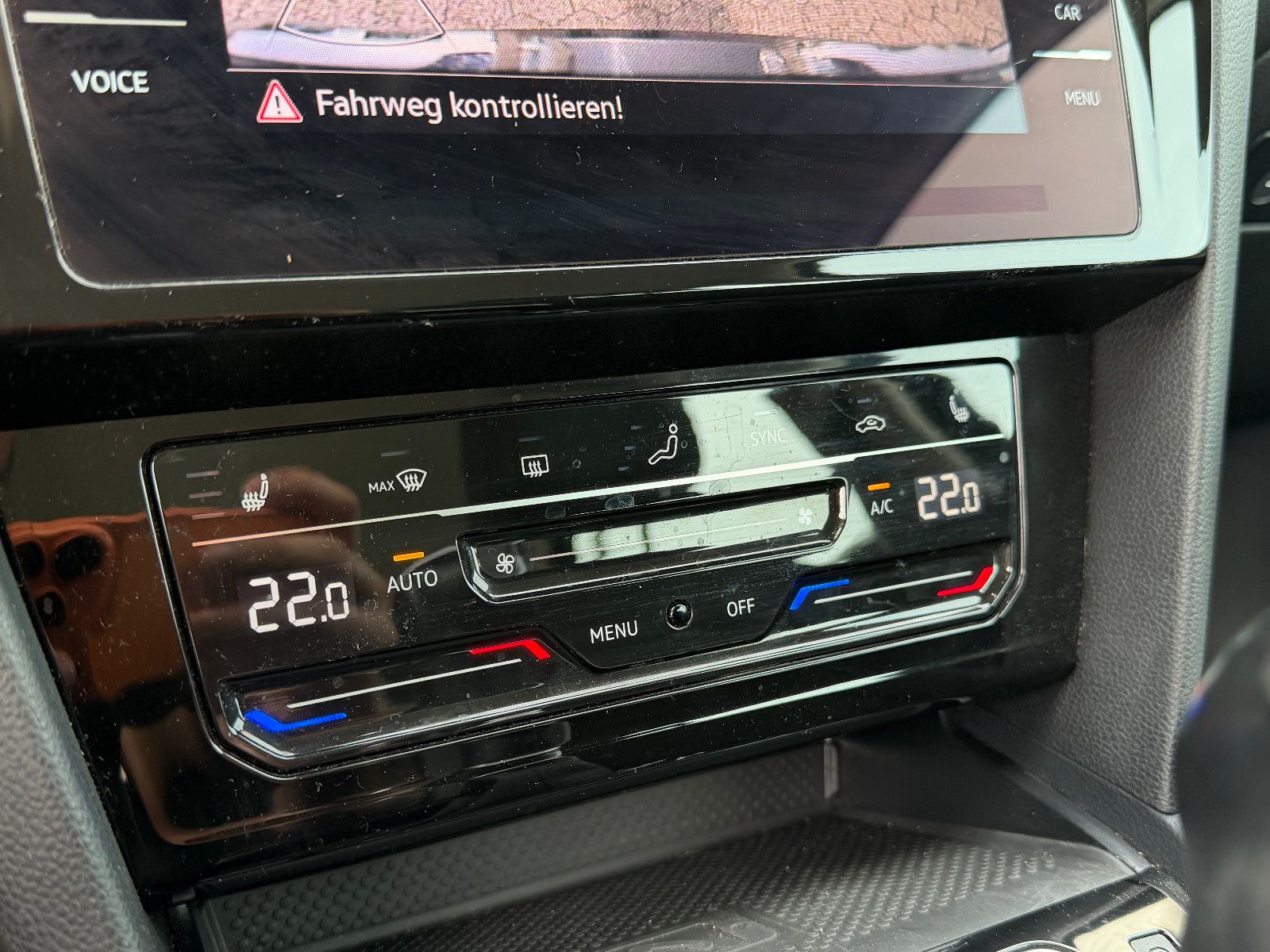 Fahrzeugabbildung Volkswagen Passat 2.0 HIGHLINE /KAMERA/MASSAGE/SHZ/LED/NAVI