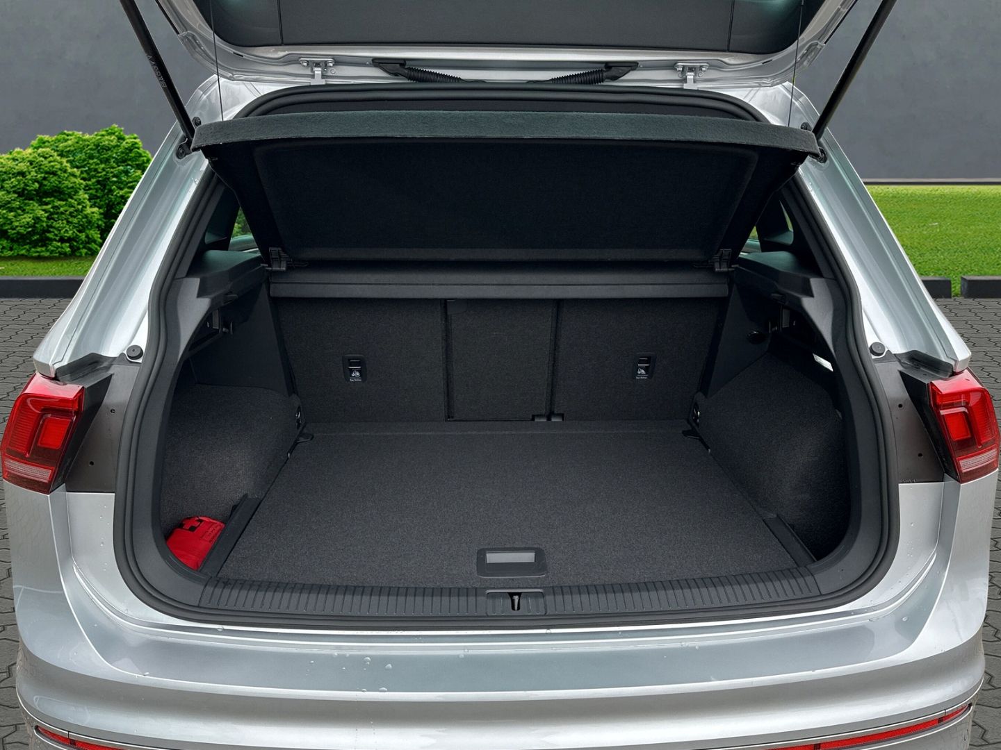 Tiguan R-Line 1.5 TSI BMT  AHK-klappbar Navi Dig