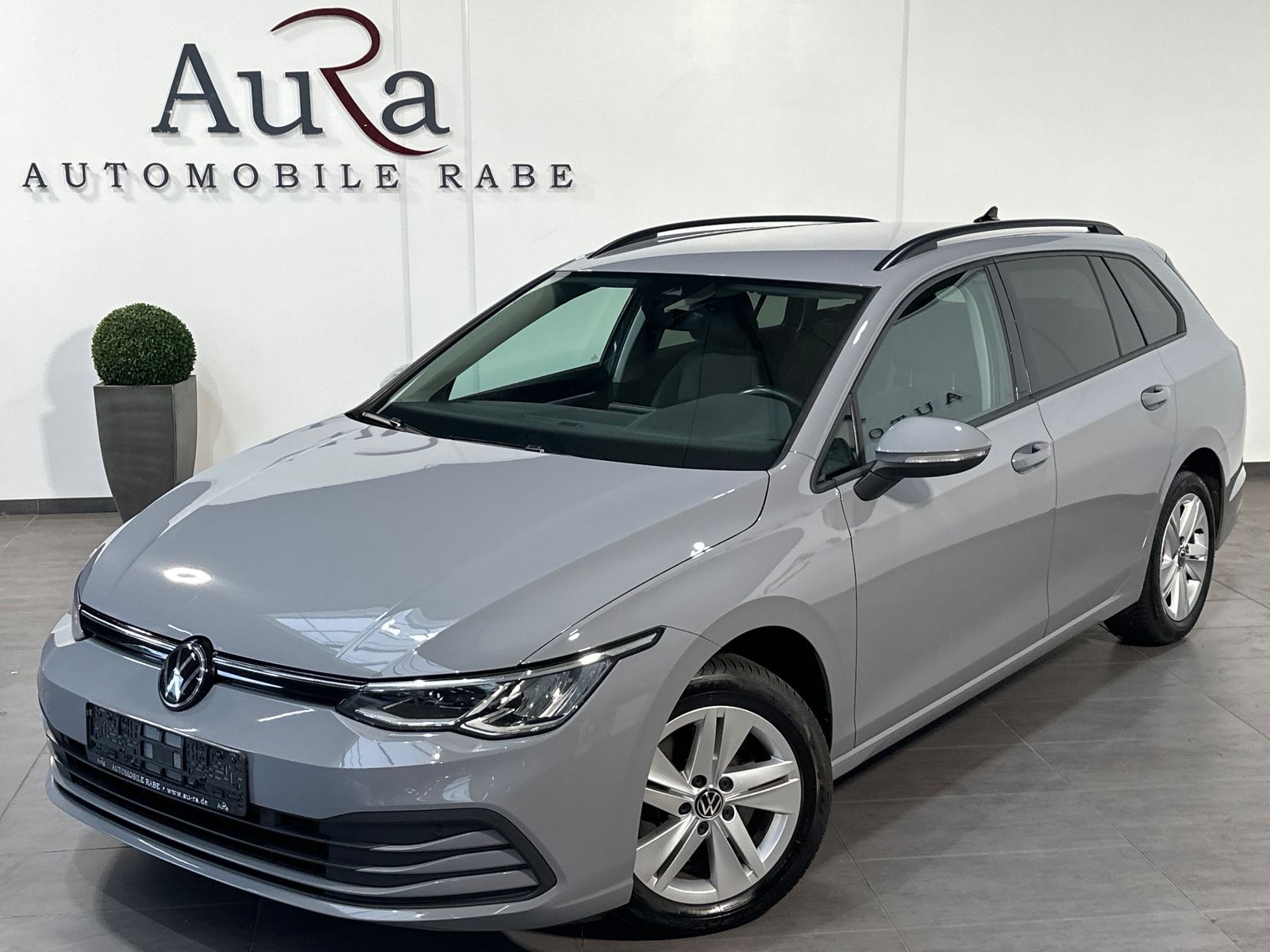 Fahrzeugabbildung Volkswagen Golf Variant 2.0 TDI DSG Life NAV+LED+AHK+ACC+VC