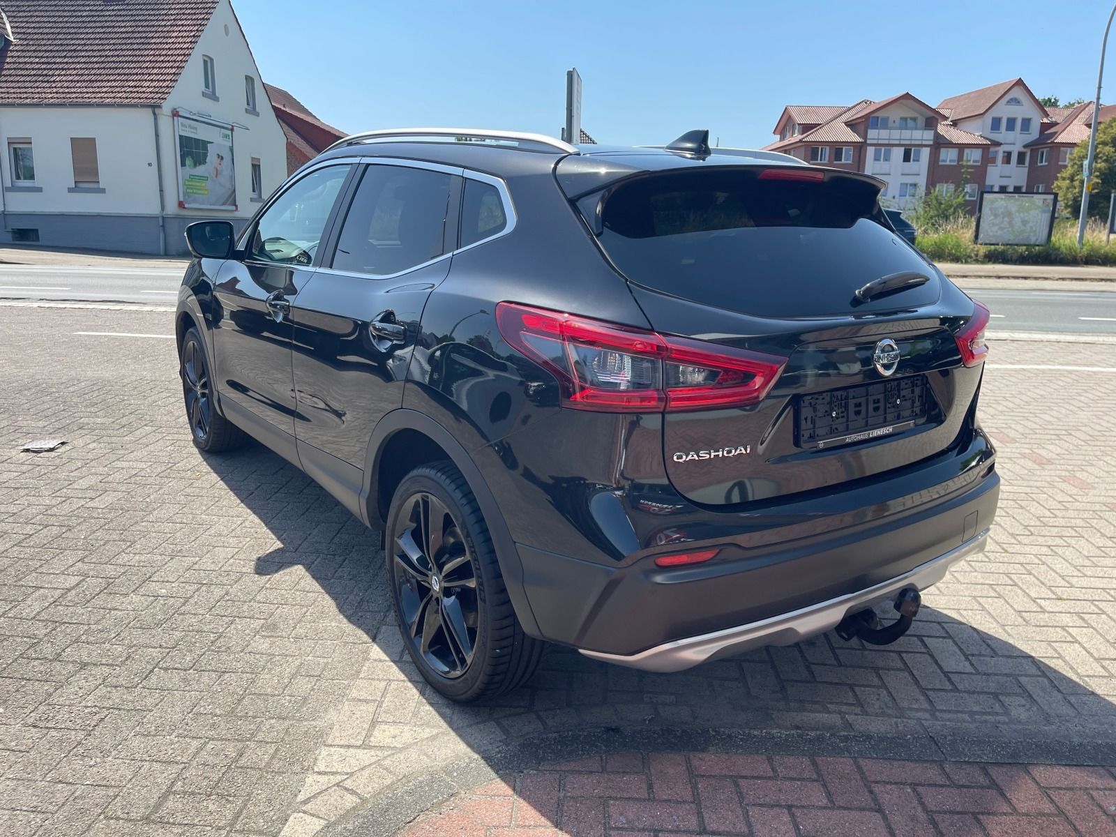 Fahrzeugabbildung Nissan Qashqai 1.3 DiG-T N-Motion 1. Hand/AHK/Pano/360°