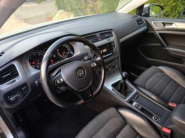 Volkswagen Golf - 10