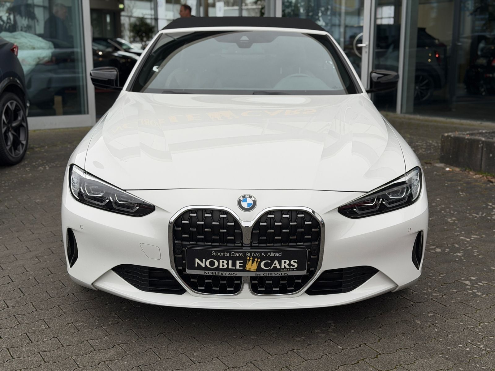Fahrzeugabbildung BMW 420i Cabrio Shadow Line AHK LEDER LED NAV 18"