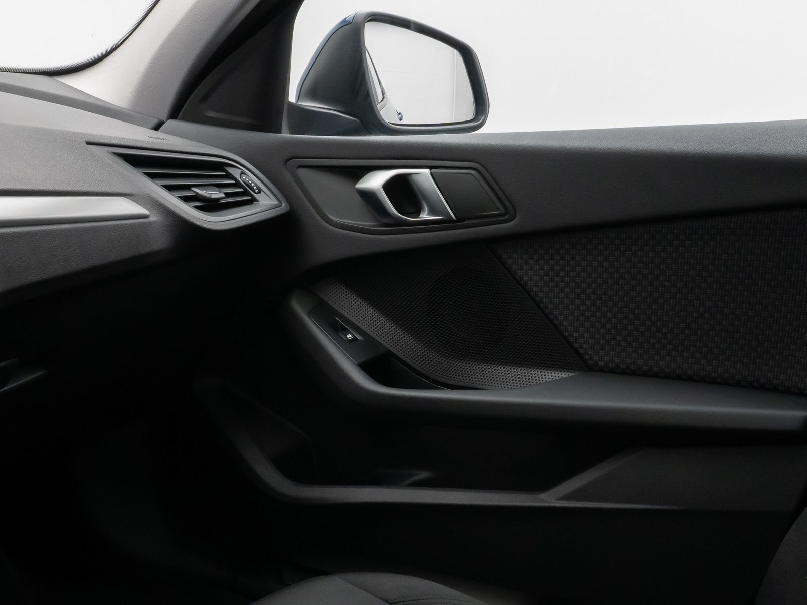 Fahrzeugabbildung BMW 118i Panorama DAB CockPitPro Lenkrhzg PDC LED