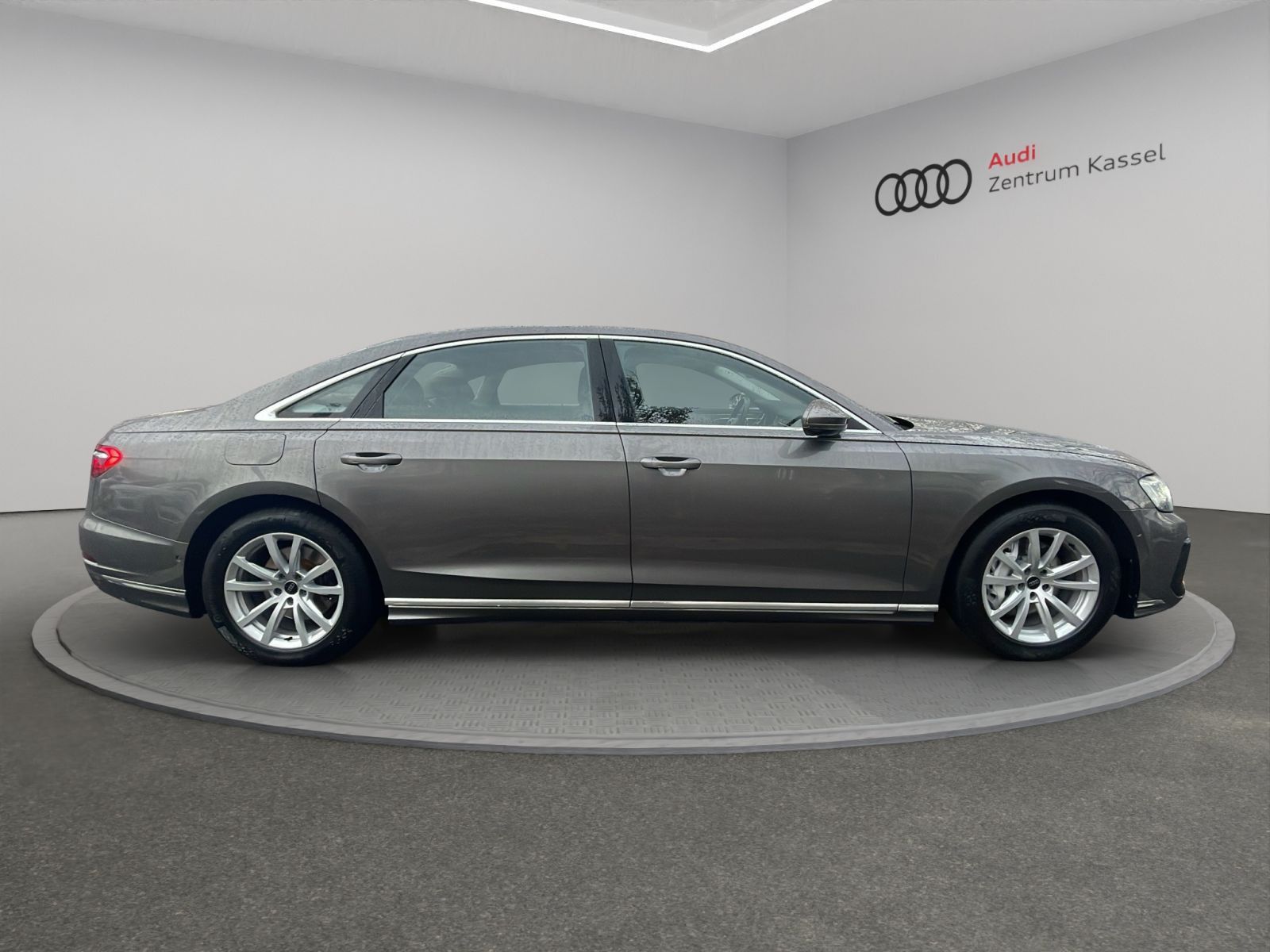Audi A8 - Bild 8