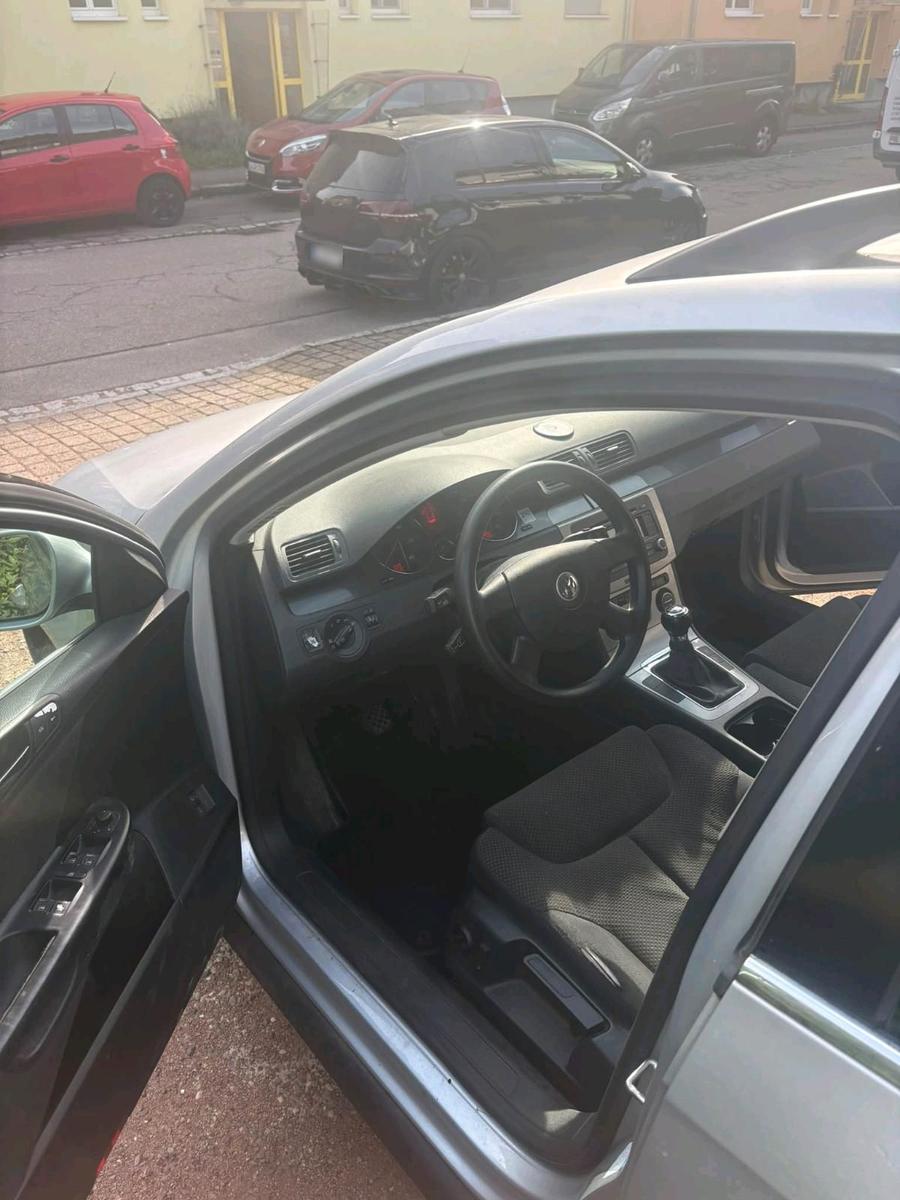 Volkswagen Passat 2005 — photo 12