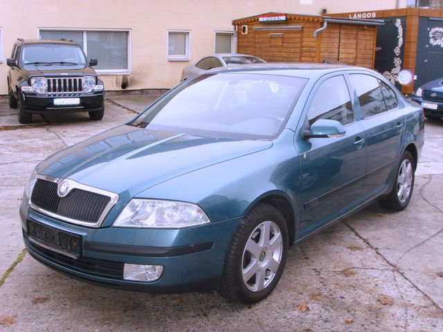 Skoda Octavia 2.0 FSI Elegance 1. Hand