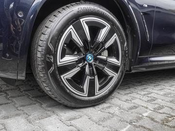 صورة 3 لـ 2024 BMW IX3