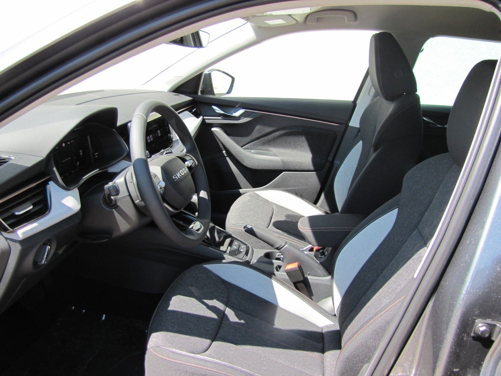 Fahrzeugabbildung SKODA Scala Tour 1.5l TSI 150PS 7-Gang DSG