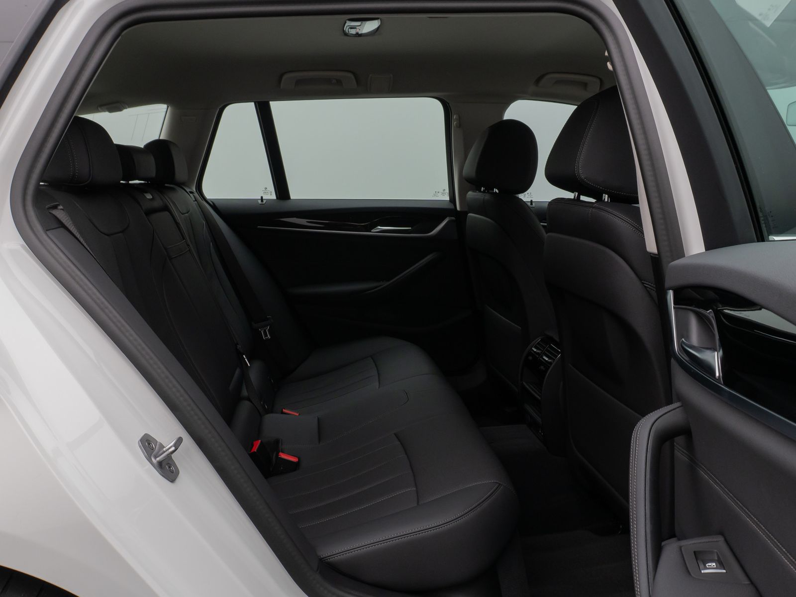 Fahrzeugabbildung BMW 520d Kamera DAB Leder Alarm Parkassistenzsystem