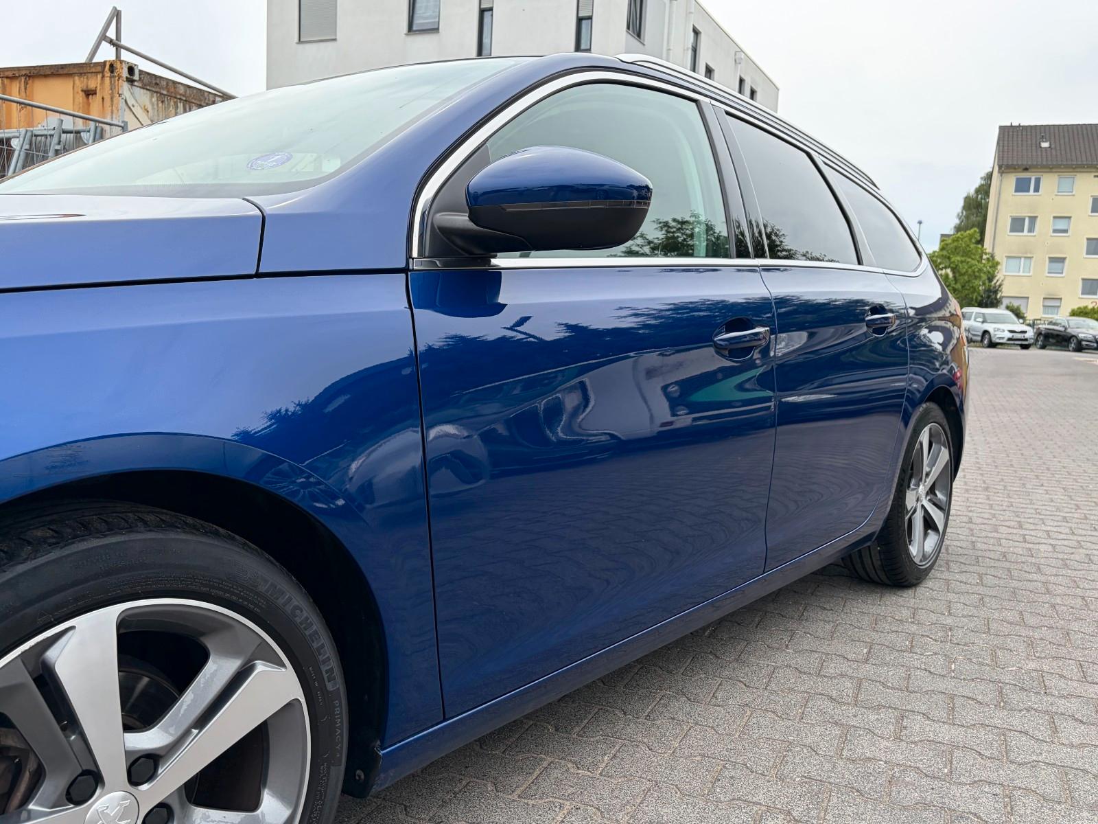 Peugeot 308 SW Allure*Automatik*1.Hand*Temp.*PDC*BT