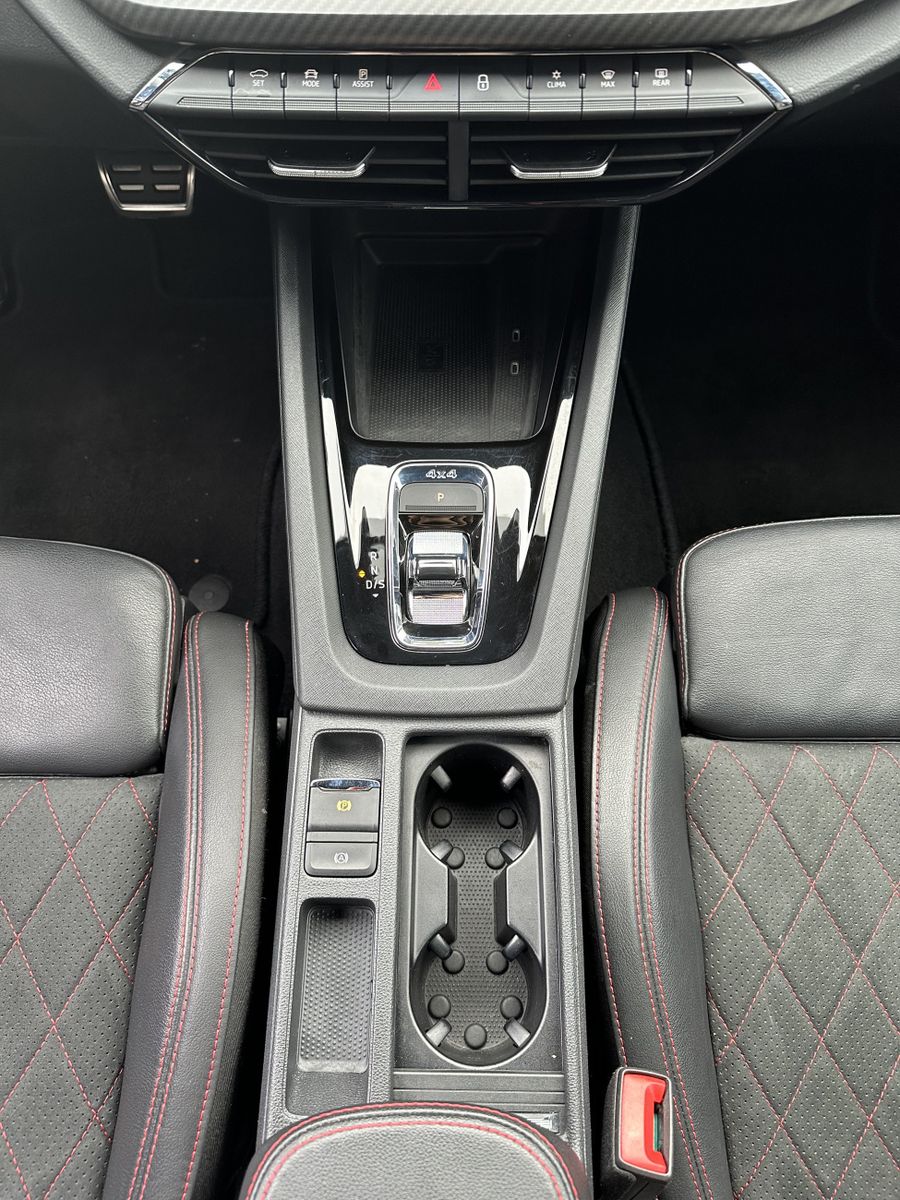 Fahrzeugabbildung SKODA Octavia Combi 2.0 TDI DSG 4x4 RS NAV+LED+ACC+AHK