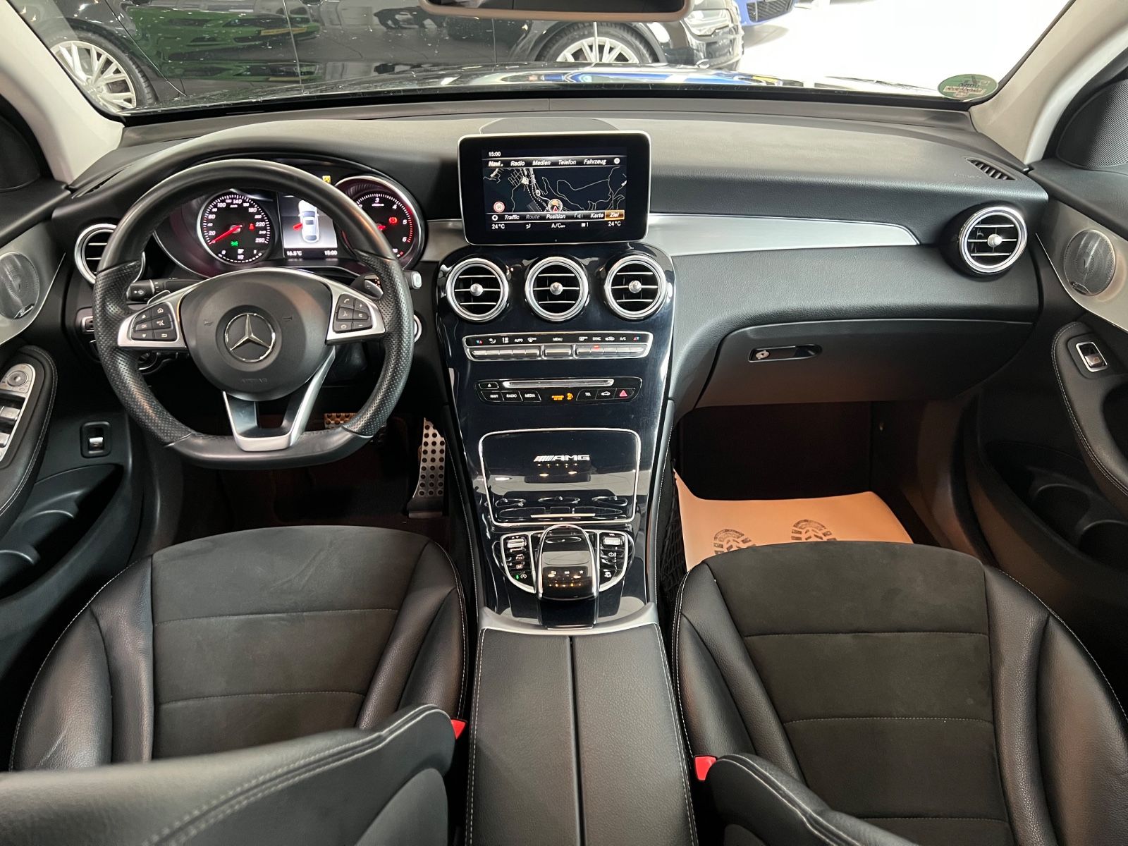 Fahrzeugabbildung Mercedes-Benz GLC 350 d Coupe 4Matic AMG LINE *BURMESTER*