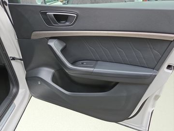 Fahrzeugabbildung SEAT Ateca Xperience 2.0 TDI AHK Panorama Klima Navi