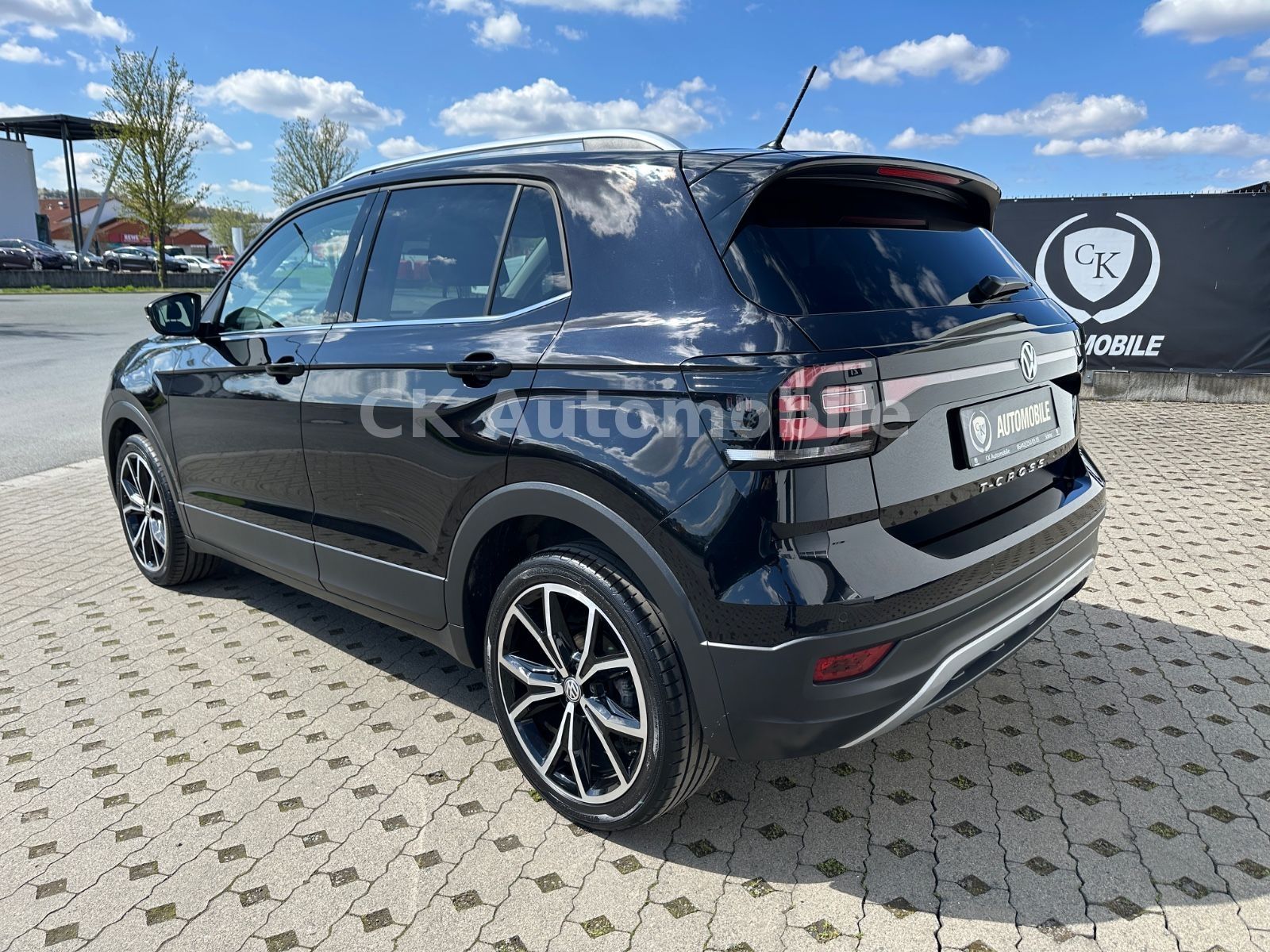 Fahrzeugabbildung Volkswagen T-Cross 1.0 TSI Style Highline DSG/LED/ACC/PDC