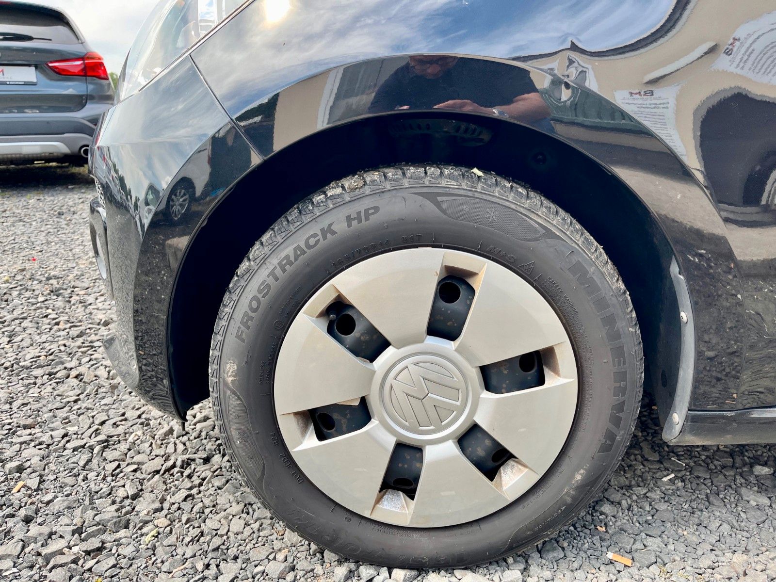 Fahrzeugabbildung Volkswagen up! 1.0 move Aut. Klima Sitzhzg SCHECKHEFT 2.HD