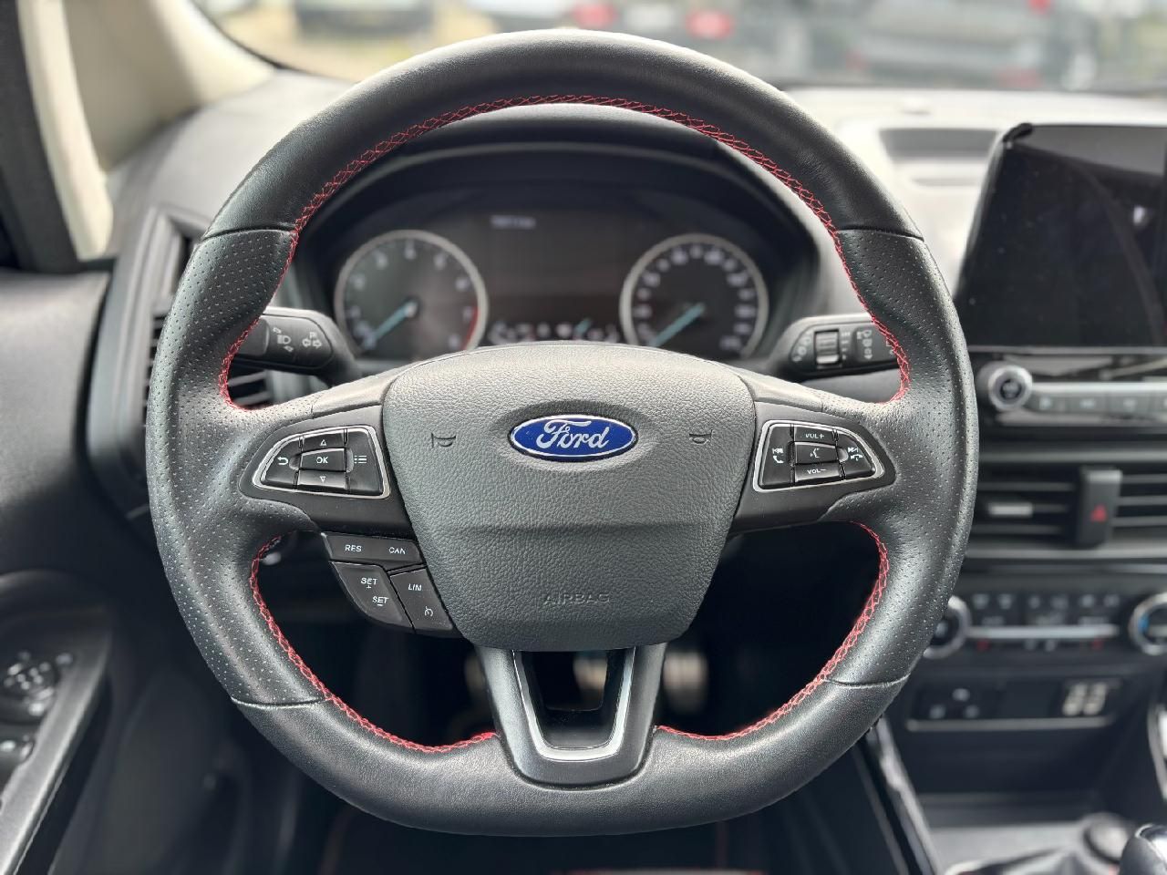 Fahrzeugabbildung Ford EcoSport ST-Line