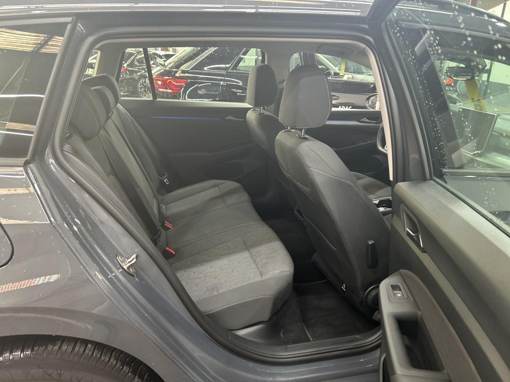 Volkswagen Golf VIII Variant 1.5 eTSI 85 kW Life AHK, миниатюра 4