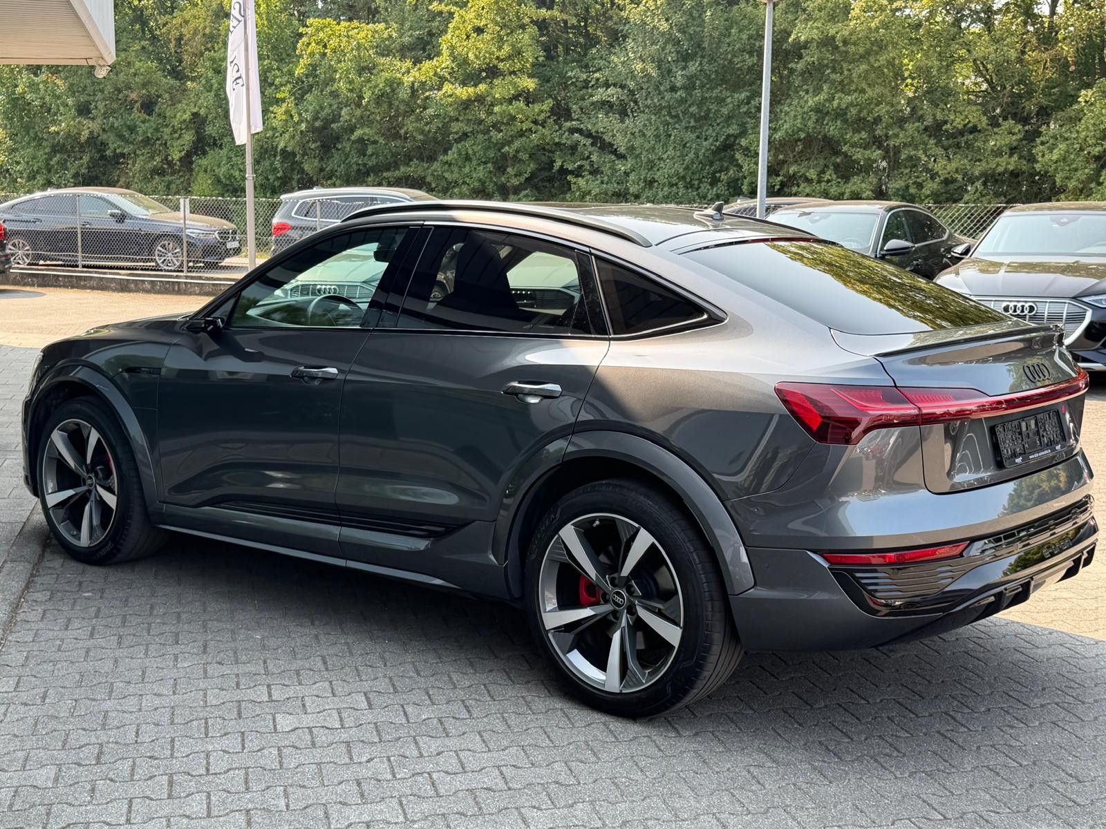 Fahrzeugabbildung Audi SQ8 e-tron QATT SPORTBACK BLACK EDIT NAPPA+PANO+