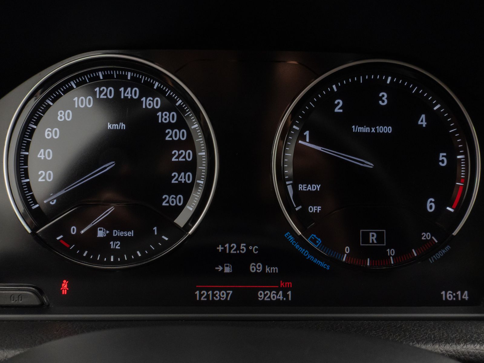 Fahrzeugabbildung BMW 220d Gran Tourer Advantage Kamera HUD Komfort