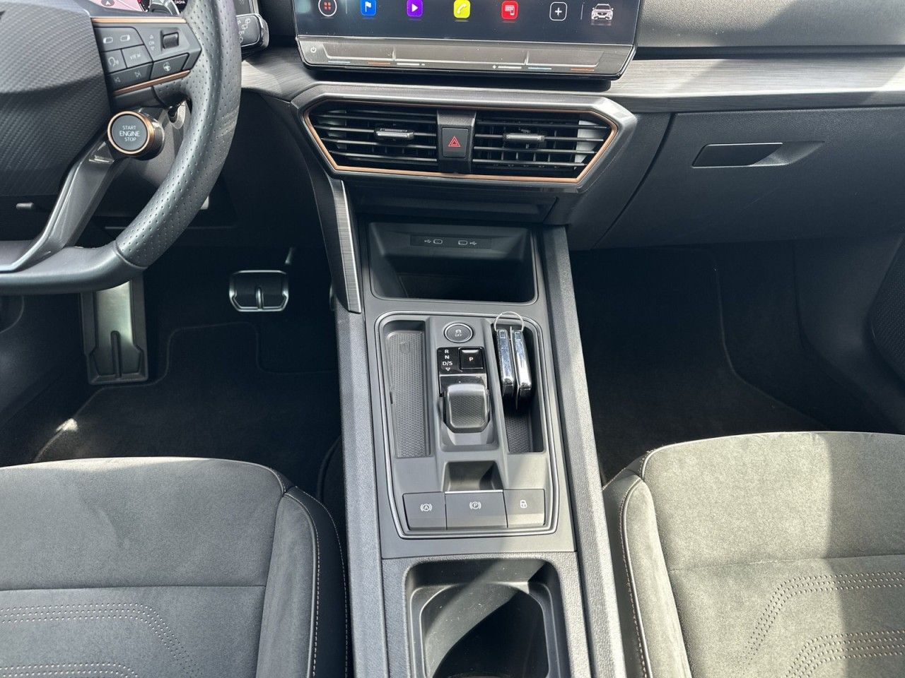 Fahrzeugabbildung CUPRA Formentor VZ Tribe Edition 2.0 TSI 4Drive 310 PS - mit KI generiert/bearbeitet