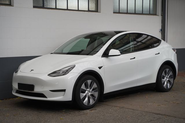 Tesla Model Y Long Range AWD *EAP*AHK*Matrix-LED*