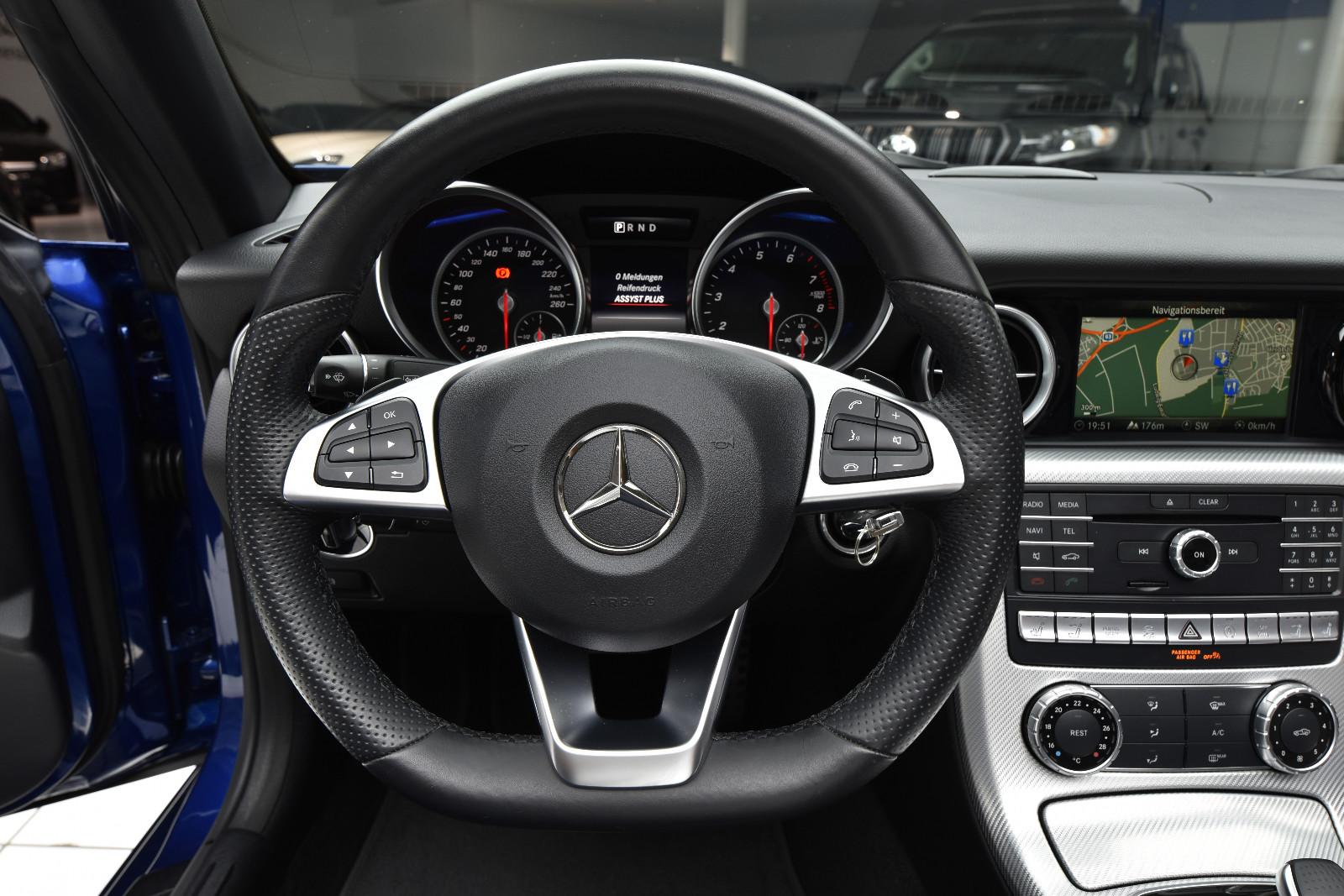Mercedes-Benz SLC 180 *Pano* Airscarf* Sitzheizung*