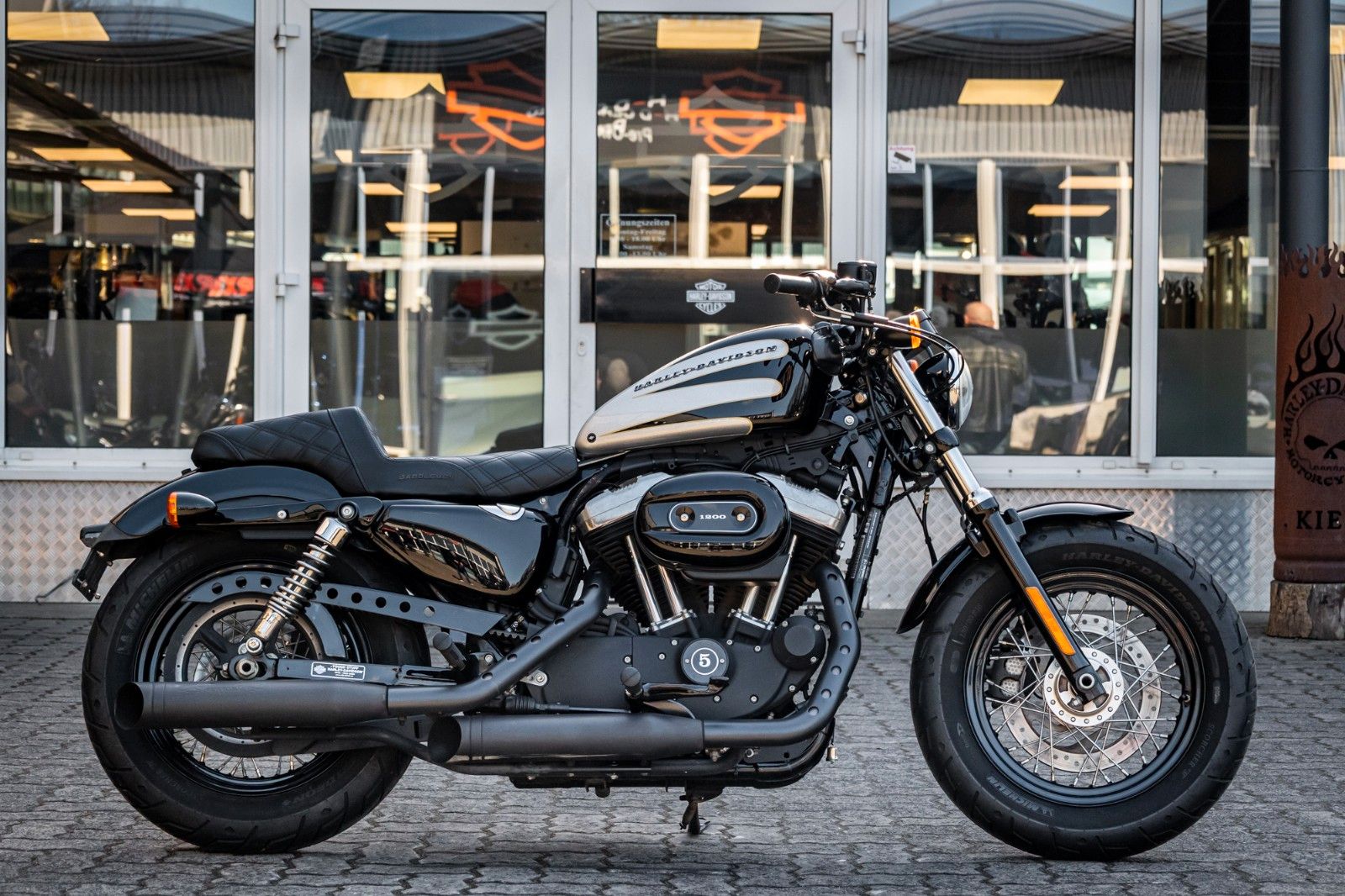 Fahrzeugabbildung Harley-Davidson XL1200X SPORTSTER FORTY-EIGHT - Remus -