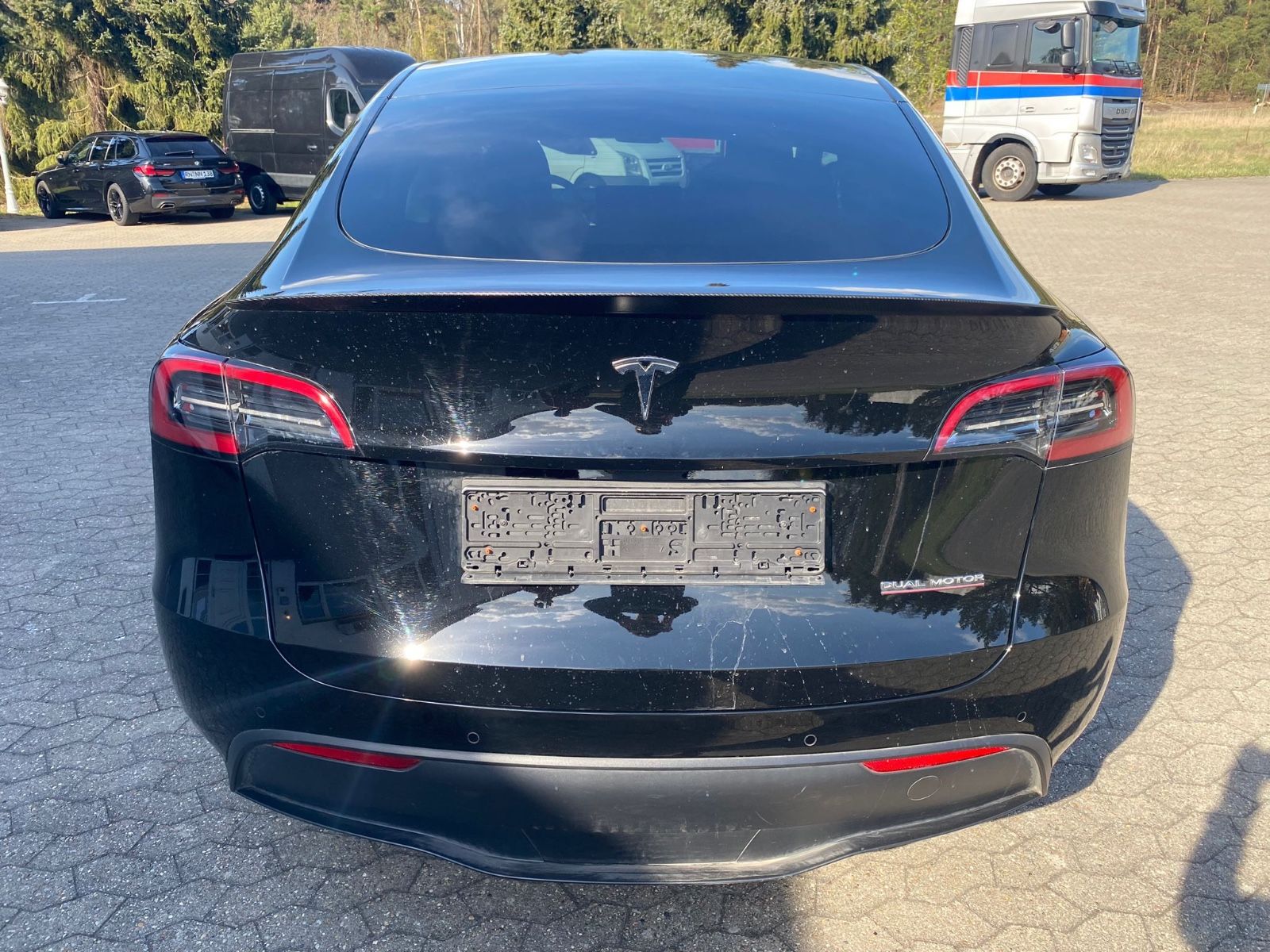 Tesla Model Y Performance Dual Motor AWD foto 6