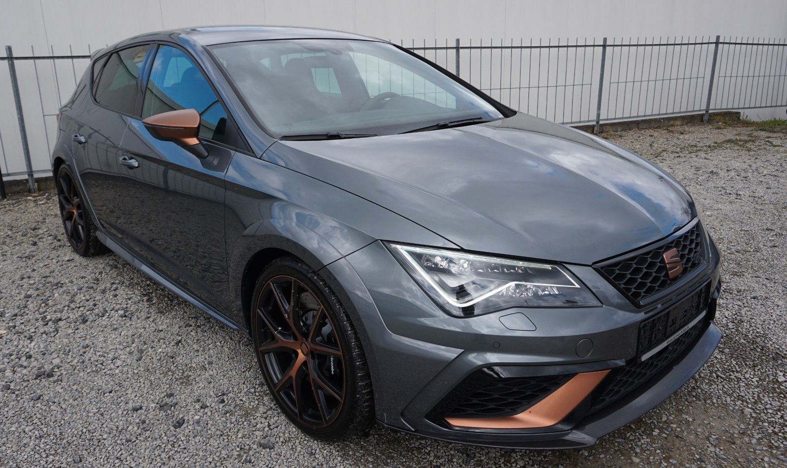 Fahrzeugabbildung SEAT Leon Cupra R Limitiert 673 von 799, ACC, Kamera