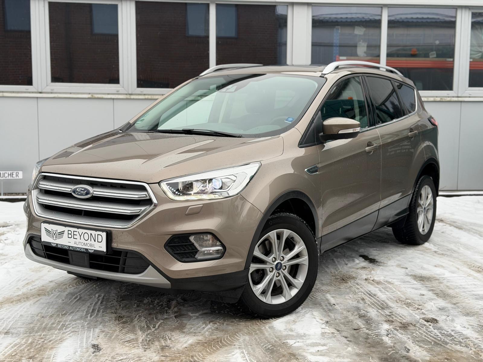 Ford Kuga*4x4*Titanium*AHK*ACC*Pano*Bi-Xen*Sony*TOP