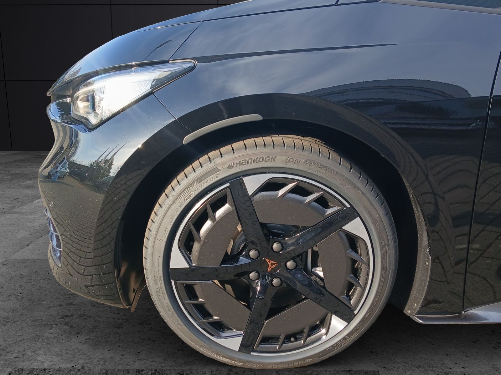 Fahrzeugabbildung CUPRA Born Edition Dynamic 79kW CargoP.