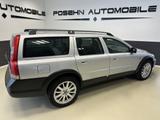 Volvo XC70 2.4 D5 AWD Aut. Leder Navi - Volvo XC70 mit Diesel-Antrieb: Kombi, 2.4