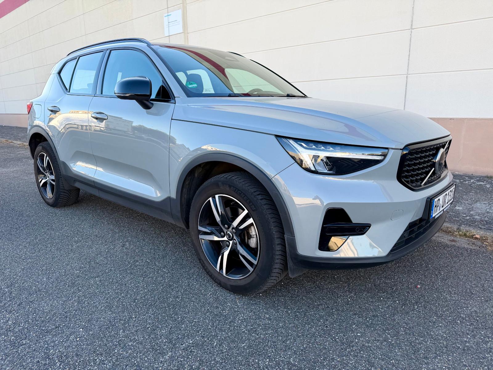 Volvo XC40 B3 Plus Dark Aut.  NAVI+LED+SHZ+CAM+AHK+h/k