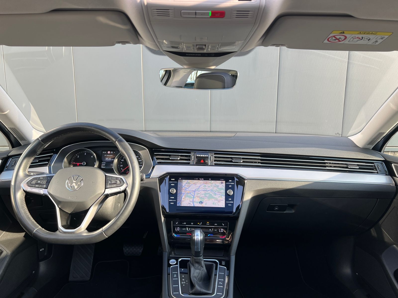 Fahrzeugabbildung Volkswagen Passat Variant Elegance 2.0 TDI DSG *AHK, IQ.Lig