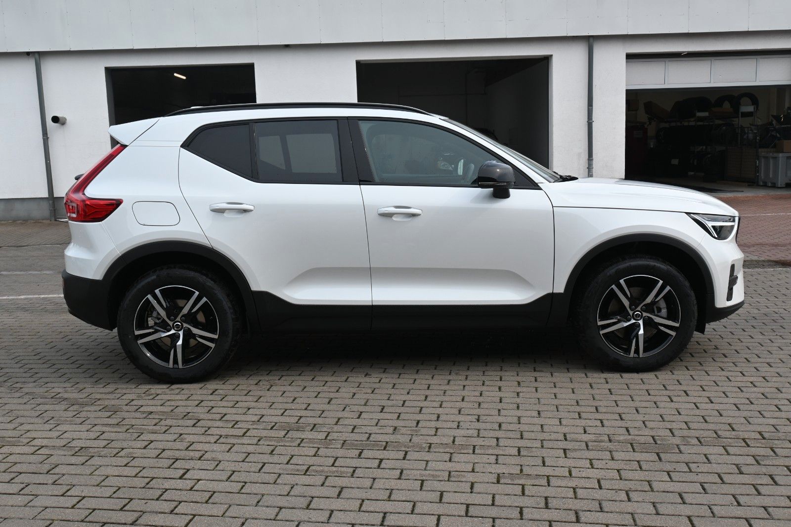 Fahrzeugabbildung Volvo XC40 Plus Dark *ACC*BLIS*H&K*FSHZG*AHK*