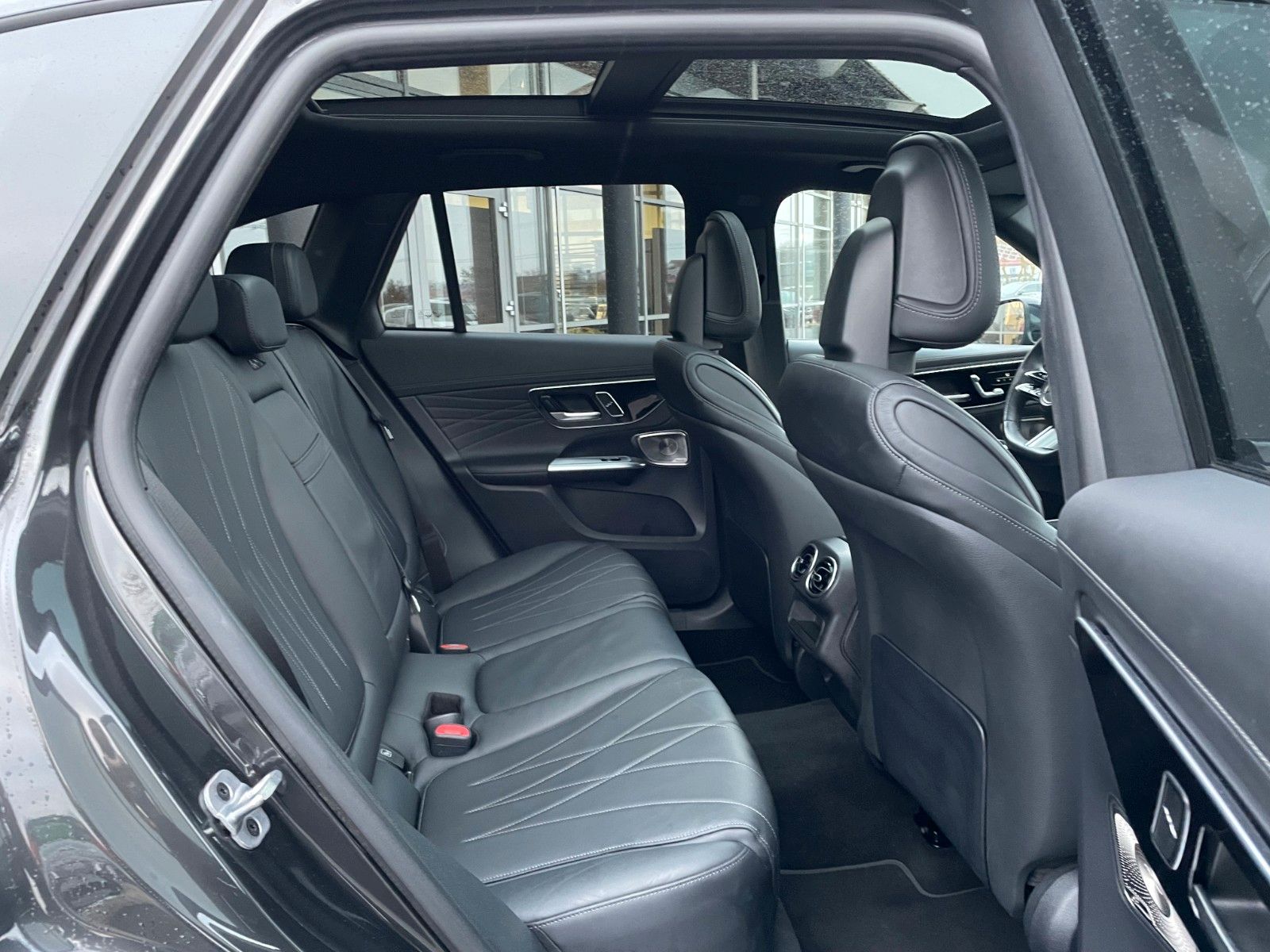Fahrzeugabbildung Mercedes-Benz GLC 300d AMG+Digital+Distr+Pano+AirM+AHK