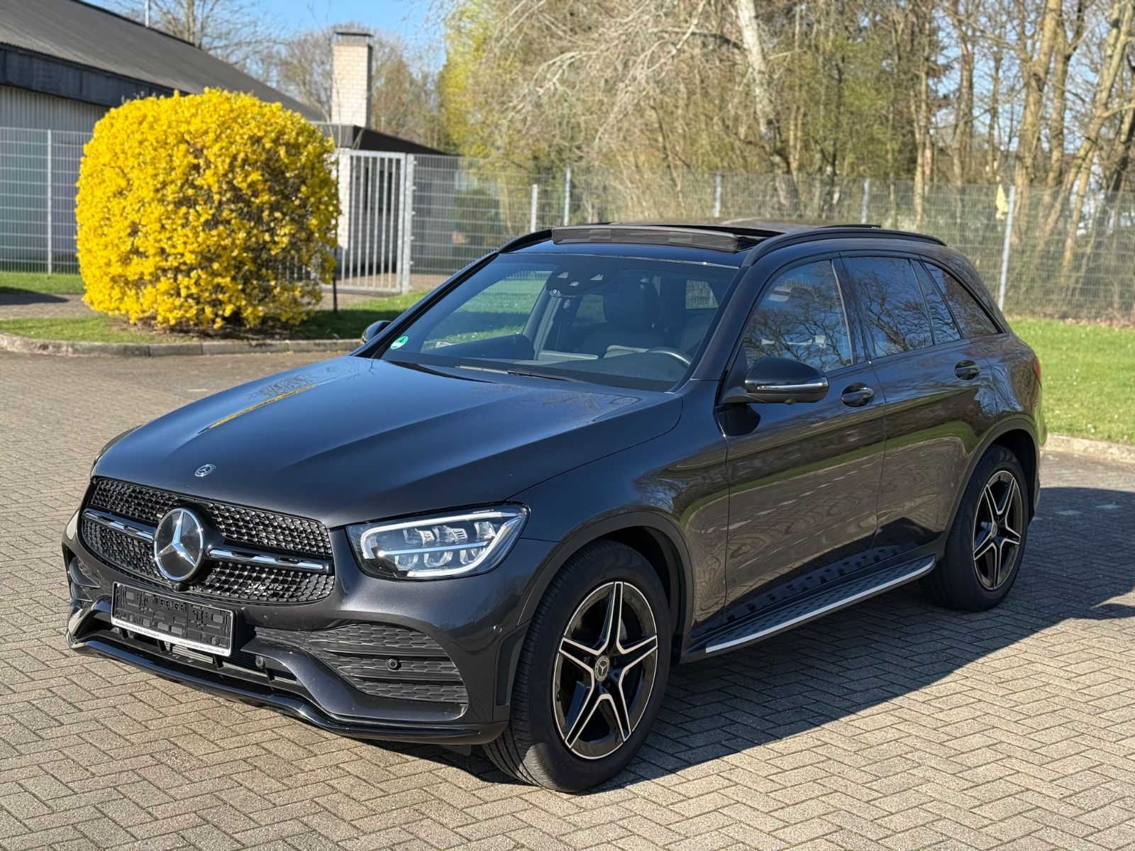 MERCEDES-BENZ GLC 300 d 4MATIC AMG MB GARANTIE