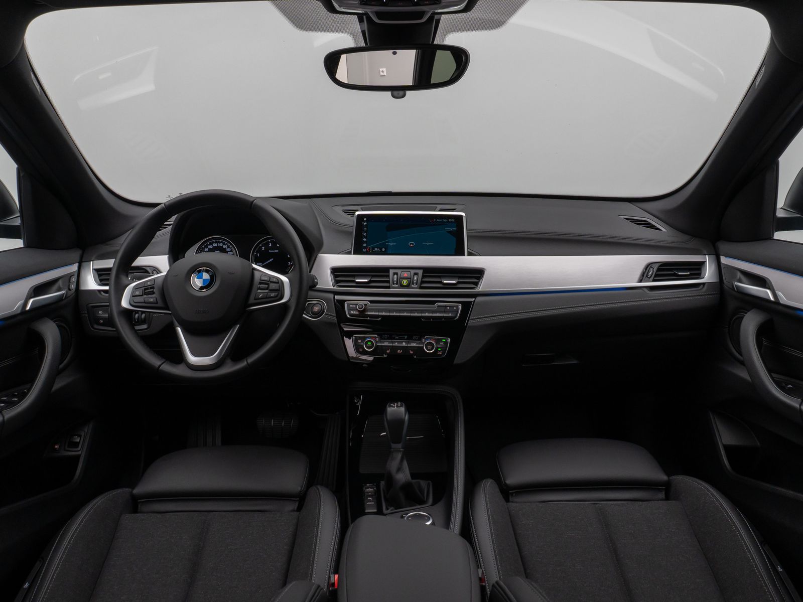 Fahrzeugabbildung BMW X1 xD25e Sport Line Parkassist DAB HiFi Komfort