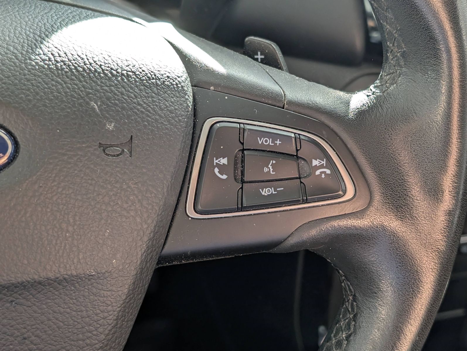 FORD EcoSport  1.0 EcoBoost Titanium Automatik Navi – Bild 31