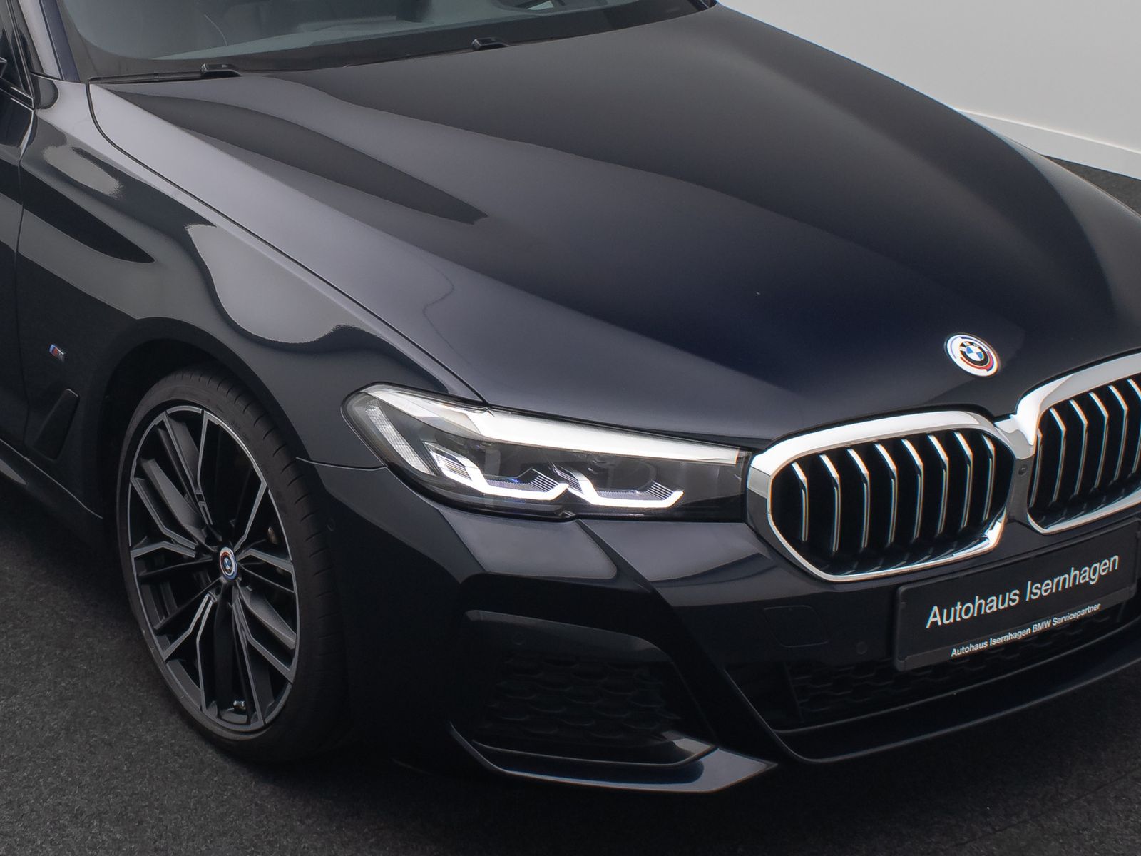 Fahrzeugabbildung BMW 530d xD MSport Individual 360&deg;H/K HUD DAB 20Zoll